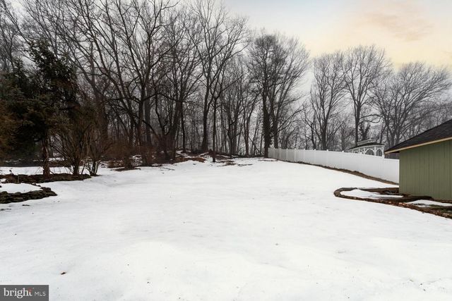 2448 LITITZ PIKE, Lancaster, PA 17601