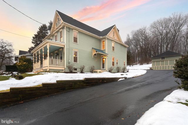 2448 LITITZ PIKE, Lancaster, PA 17601