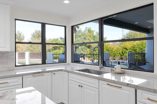 6834 E BELMONT Circle, Paradise Valley, AZ 85253