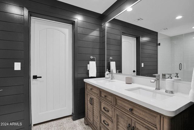 6834 E BELMONT Circle, Paradise Valley, AZ 85253