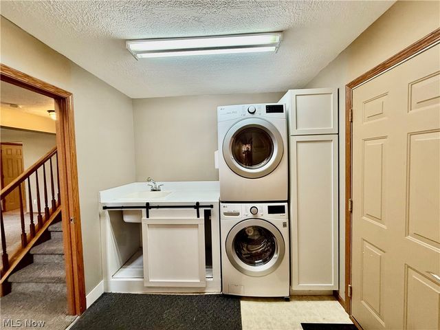 3076 Ravineview Circle, Stow, OH 44224