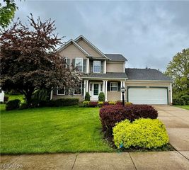 3076 Ravineview Circle, Stow, OH 44224