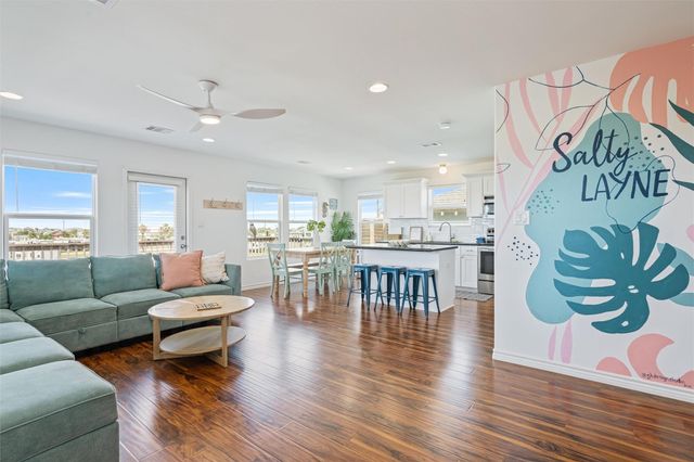 955 Townsend Drive, Crystal Beach, TX 77650