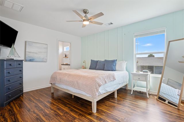955 Townsend Drive, Crystal Beach, TX 77650