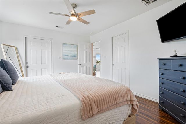 955 Townsend Drive, Crystal Beach, TX 77650