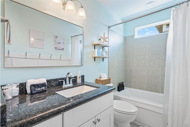 955 Townsend Drive, Crystal Beach, TX 77650