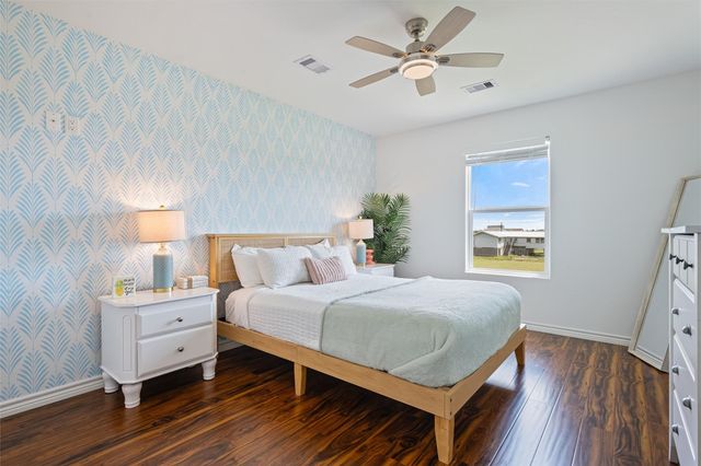 955 Townsend Drive, Crystal Beach, TX 77650