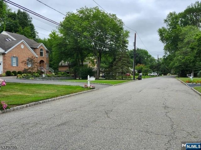 128 Big Piece Road, Fairfield, NJ 07004