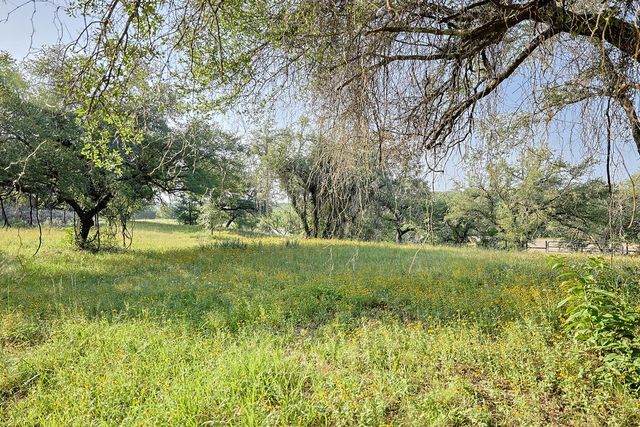 15 Waterwood Loop, Mineral Wells, TX 76067