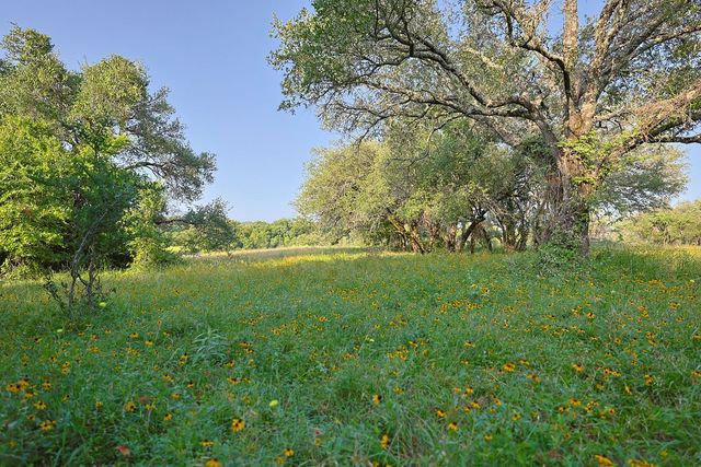 15 Waterwood Loop, Mineral Wells, TX 76067