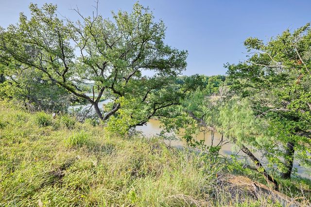 15 Waterwood Loop, Mineral Wells, TX 76067