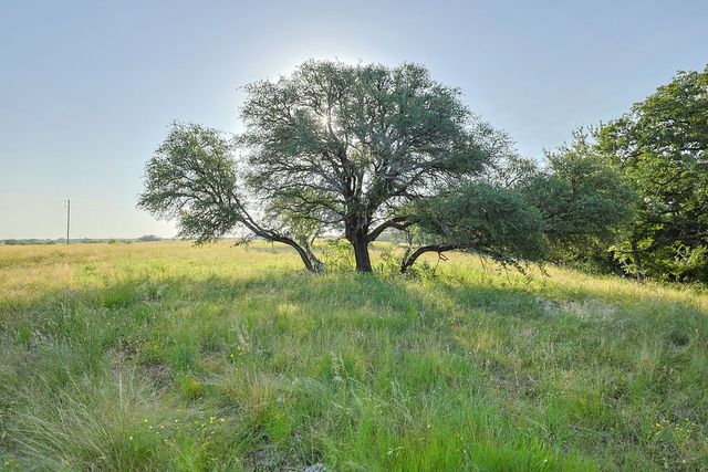 15 Waterwood Loop, Mineral Wells, TX 76067