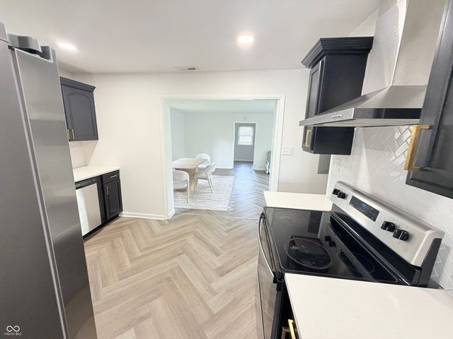 11230 N College Avenue, Carmel, IN 46032