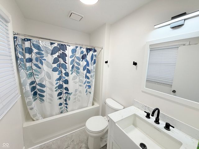 11230 N College Avenue, Carmel, IN 46032