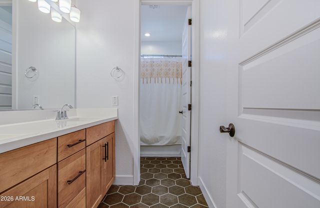 12862 W OCOTILLO Road, Glendale, AZ 85307