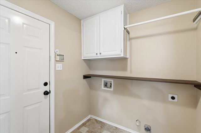 5505 Eagle Rock Road, Arlington, TX 76017
