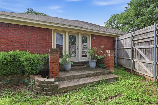 5505 Eagle Rock Road, Arlington, TX 76017