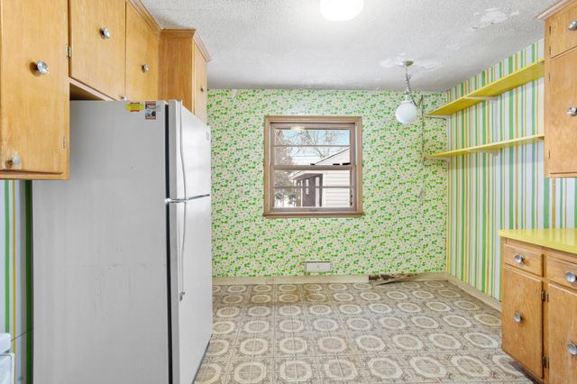 621 5th Avenue S, Hopkins, MN 55343