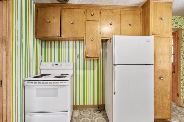 621 5th Avenue S, Hopkins, MN 55343