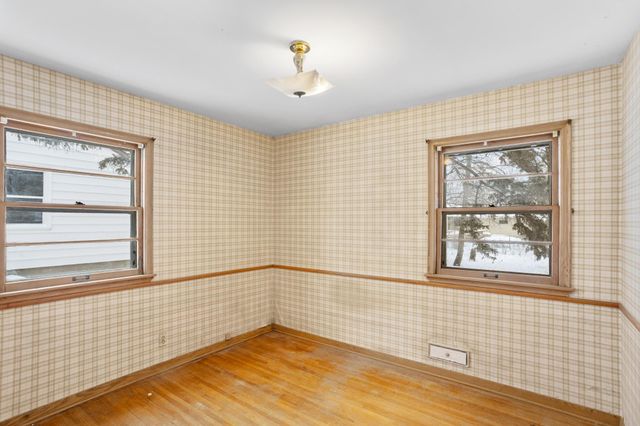 621 5th Avenue S, Hopkins, MN 55343