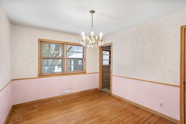 621 5th Avenue S, Hopkins, MN 55343