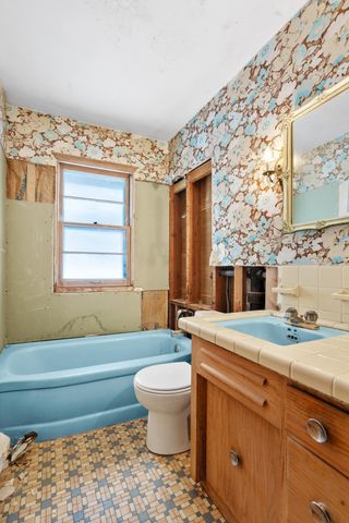 621 5th Avenue S, Hopkins, MN 55343