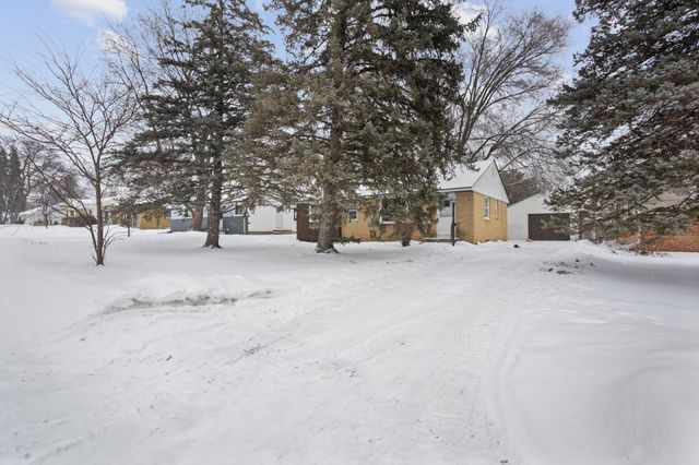 621 5th Avenue S, Hopkins, MN 55343