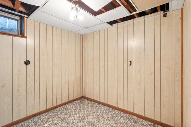 621 5th Avenue S, Hopkins, MN 55343