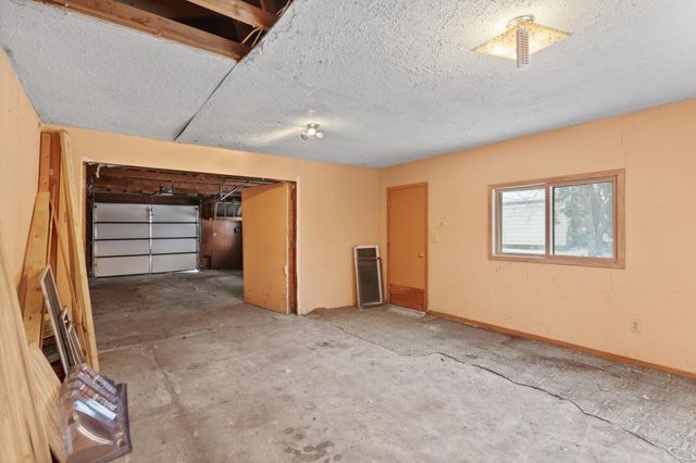 621 5th Avenue S, Hopkins, MN 55343