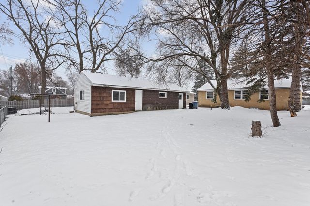 621 5th Avenue S, Hopkins, MN 55343