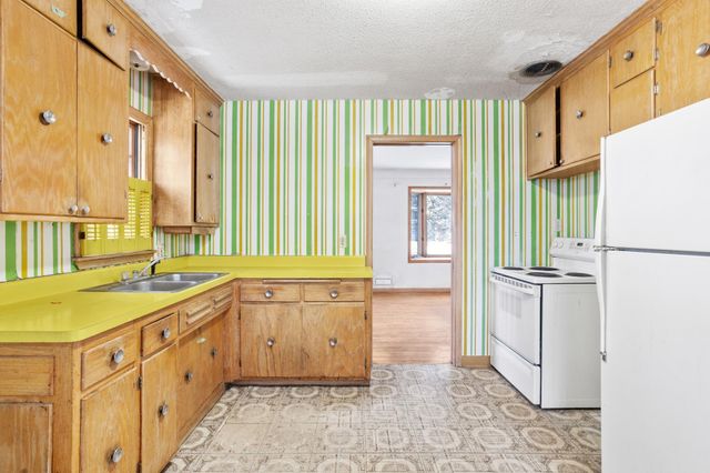 621 5th Avenue S, Hopkins, MN 55343