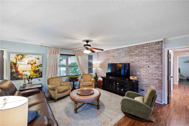 234 S Arlington, Russellville, AR 72801