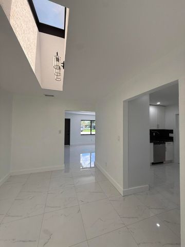 9405 NW 74th Street, Tamarac, FL 33321