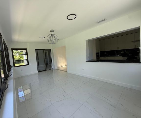 9405 NW 74th Street, Tamarac, FL 33321