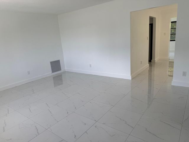 9405 NW 74th Street, Tamarac, FL 33321