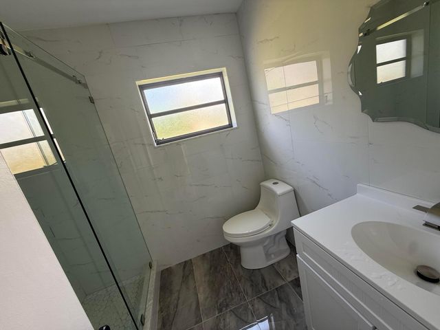 9405 NW 74th Street, Tamarac, FL 33321