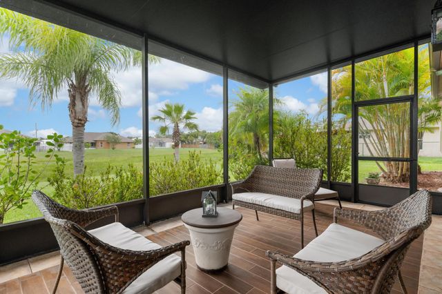 6145 NW East Deville Circle, Port St Lucie, FL 34986