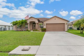 6145 NW East Deville Circle, Port St Lucie, FL 34986