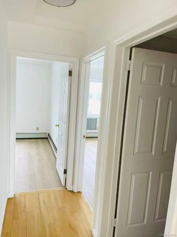 100-05 37 AVENUE 4FL, Corona, NY 11368