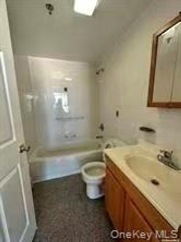 100-05 37 AVENUE 4FL, Corona, NY 11368