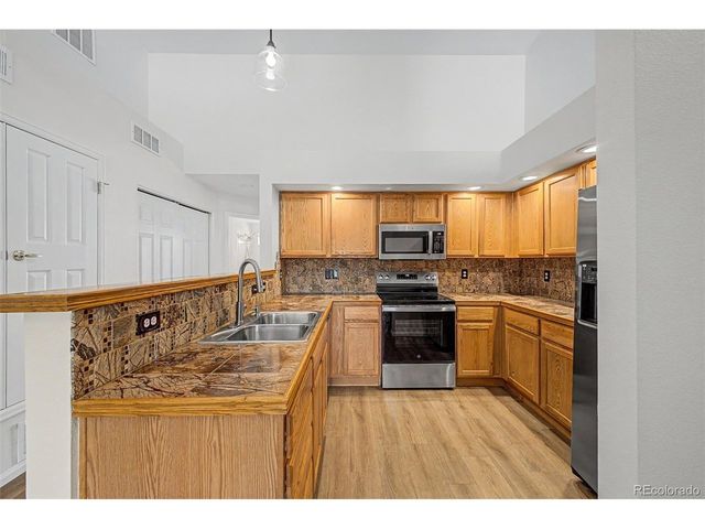 2551 S Bahama Cir D, Aurora, CO 80013