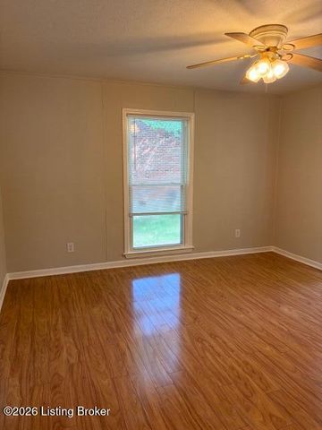 1500 Milburn Ct, La Grange, KY 40031