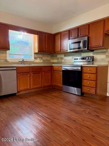 1500 Milburn Ct, La Grange, KY 40031