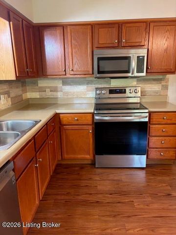 1500 Milburn Ct, La Grange, KY 40031