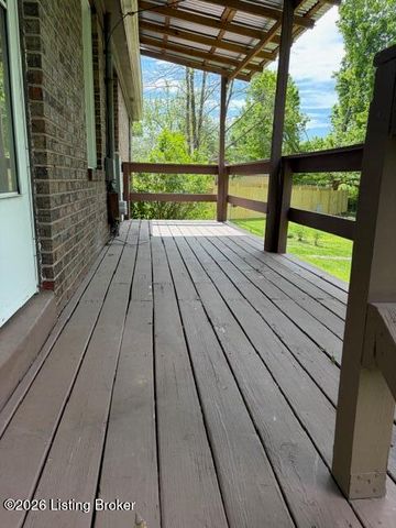 1500 Milburn Ct, La Grange, KY 40031