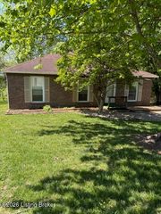 1500 Milburn Ct, La Grange, KY 40031
