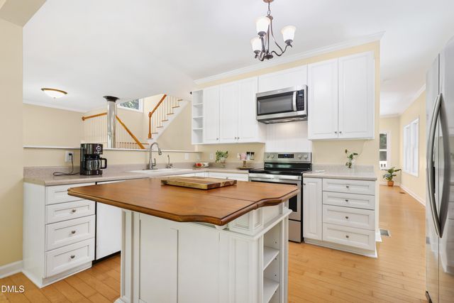 33 Holly Run, Pittsboro, NC 27312