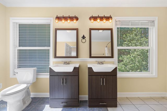 33 Holly Run, Pittsboro, NC 27312