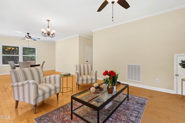 33 Holly Run, Pittsboro, NC 27312