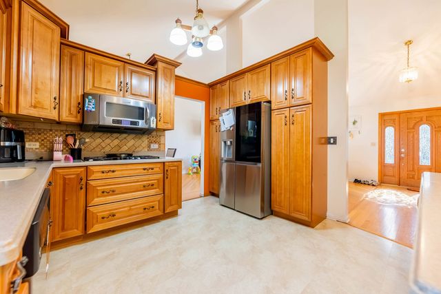 16350 Winding Creek Road, Plainfield, IL 60586